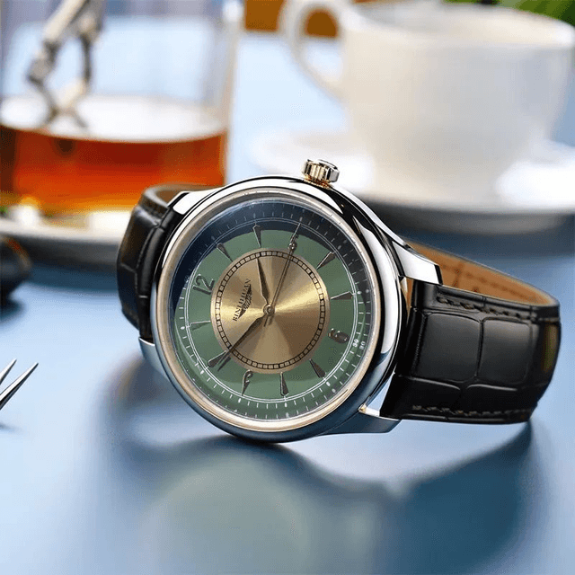 Montre pour hommes, fond vert bracelet en cuir noir