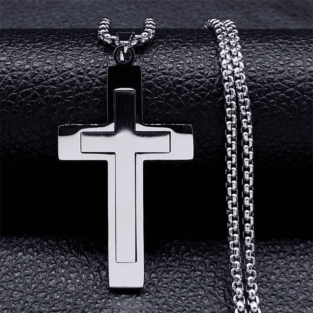 Collier pendentif marque Marie Perle, en acier inoxydable couleur argentée