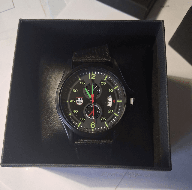 Montre de sport à quartz pour homme, bracelet en nylon noir, calendrier, 