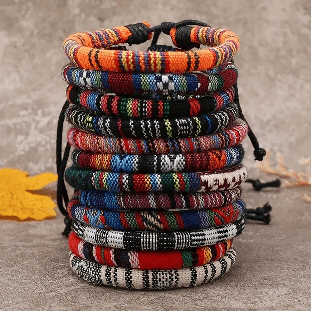 Ensemble de 12 Bracelets Faits à la Main
